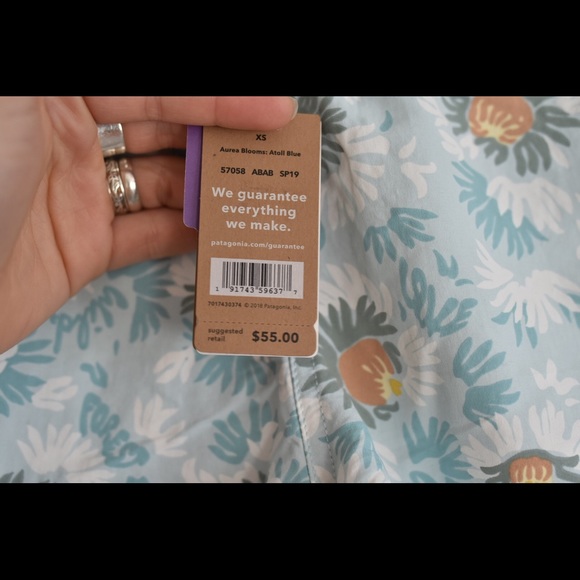 Brand new Patagonia baggie shorts floral pattern - Picture 7 of 7
